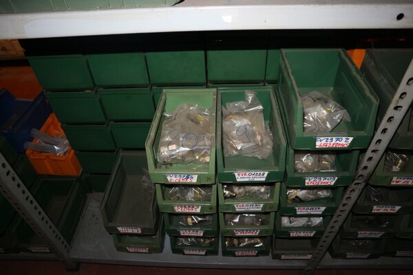 44#5528 Ricambi idraulici e attrezzature elettroniche in vendita - foto 48