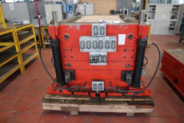 47#5528 Stampi per pallet in vendita - foto 3