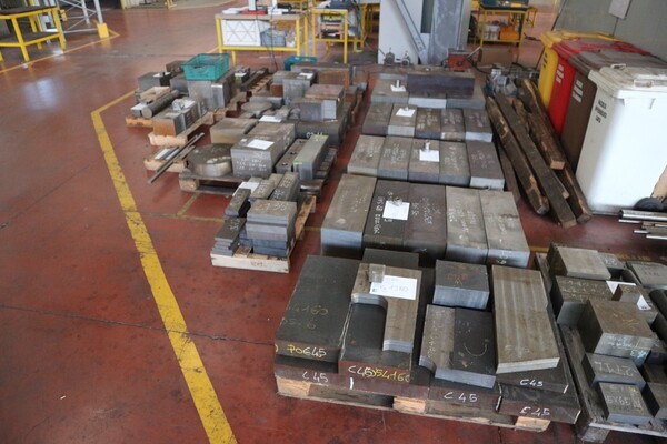 49#5528 Acciaio e ferro per lavorazione in vendita - foto 1