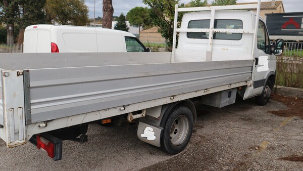 12#5538 Autocarro Iveco Daily in vendita - foto 4