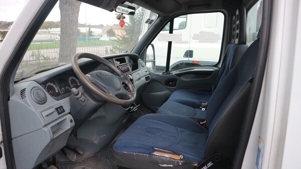 12#5538 Autocarro Iveco Daily in vendita - foto 7