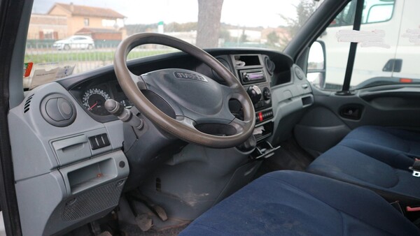 12#5538 Autocarro Iveco Daily in vendita - foto 8