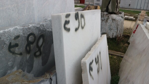 401#5538 Blocchi marmo bianco cristallino naxos e bianco statuario extra in vendita - foto 39