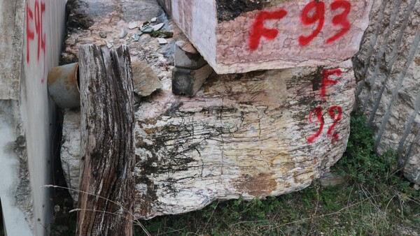402#5538 Blocchi marmo botticino e breccia santa in vendita - foto 24