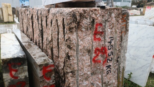 404#5538 Blocchi marmo fior di pesco e limestone in vendita - foto 18