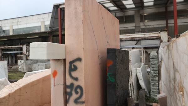 404#5538 Blocchi marmo fior di pesco e limestone in vendita - foto 39