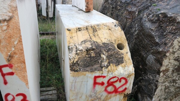404#5538 Blocchi marmo fior di pesco e limestone in vendita - foto 109