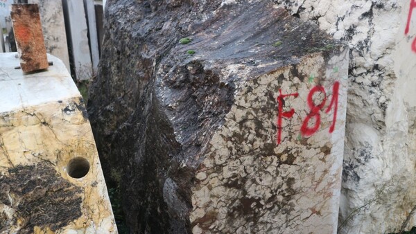 404#5538 Blocchi marmo fior di pesco e limestone in vendita - foto 110