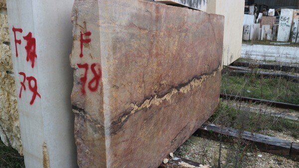 404#5538 Blocchi marmo fior di pesco e limestone in vendita - foto 112