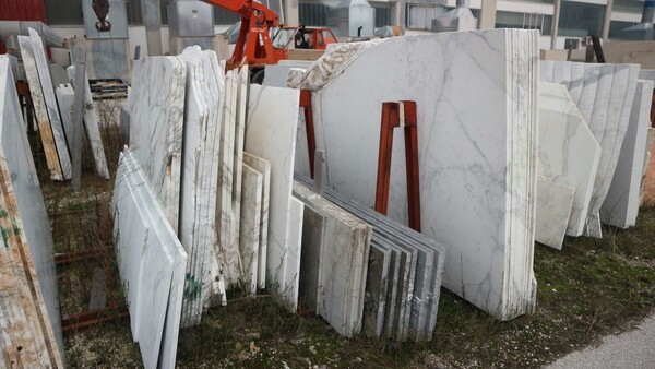 530#5538 Lastre marmo bianco statuario extra e nero africa in vendita - foto 3