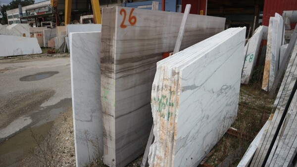 531#5538 Lastre marmo bianco statuario extra e striato elegante in vendita - foto 1