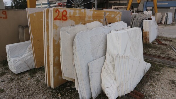 556#5538 Lastre marmo bianco statuario e antique gold in vendita - foto 2