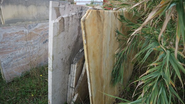 566#5538 Lastre marmo perlato di sicilia e onice bianco in vendita - foto 3