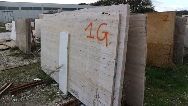 575#5538 Lastre marmo giallo dorato e travertino noce in vendita - foto 1