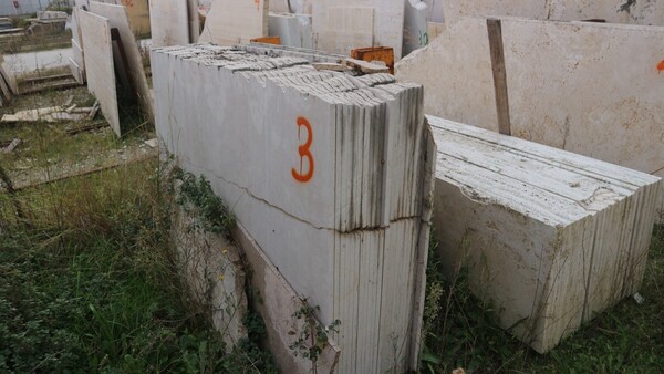 575#5538 Lastre marmo giallo dorato e travertino noce in vendita - foto 2