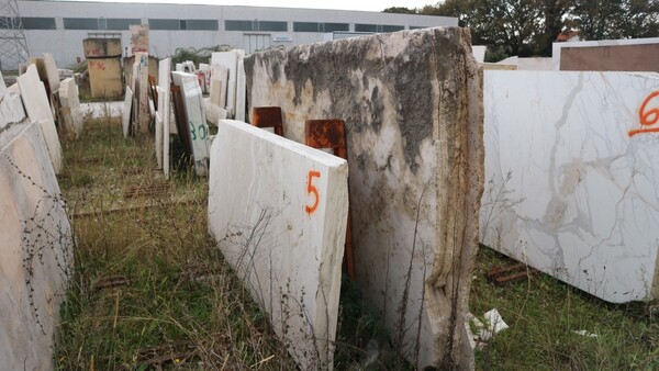 575#5538 Lastre marmo giallo dorato e travertino noce in vendita - foto 12