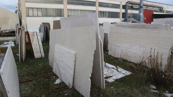 587#5538 Lastre marmo breccia oniciata e travertino romano in vendita - foto 5