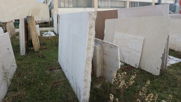 587#5538 Lastre marmo breccia oniciata e travertino romano in vendita - foto 7