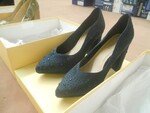 Image 338 - Shoes for men and women - Lot 2 (Auction 5540)