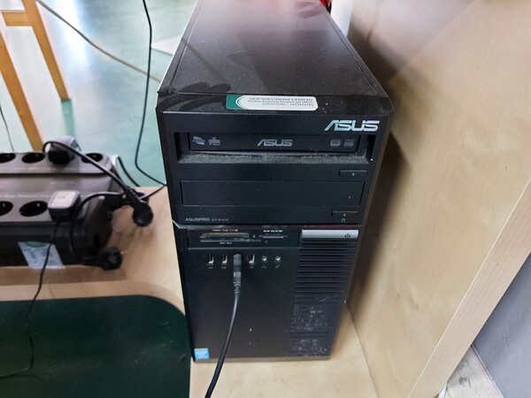 1#5544 Arredo e attrezzature elettroniche da ufficio in vendita - foto 43