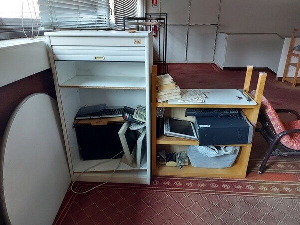 1#5544 Arredo e attrezzature elettroniche da ufficio in vendita - foto 72