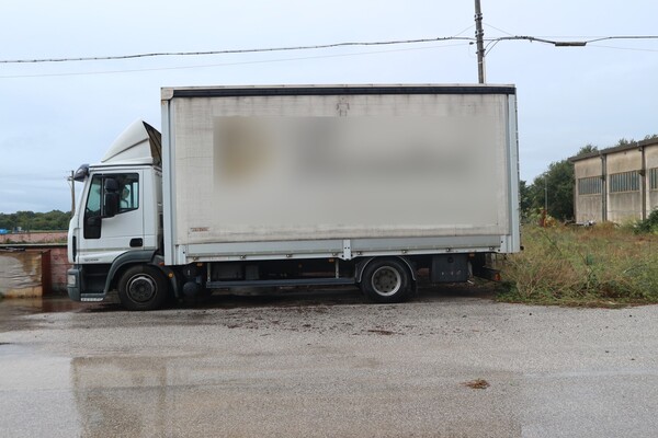 3#5547 Autocarro Iveco in vendita - foto 1