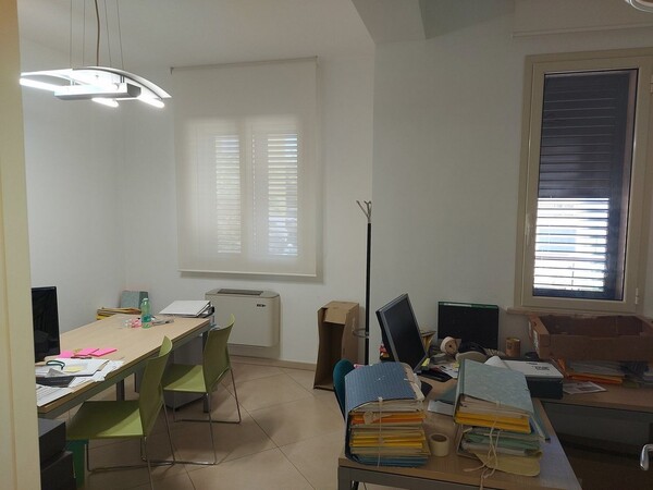 1#5558 Arredamento per ufficio in vendita - foto 54