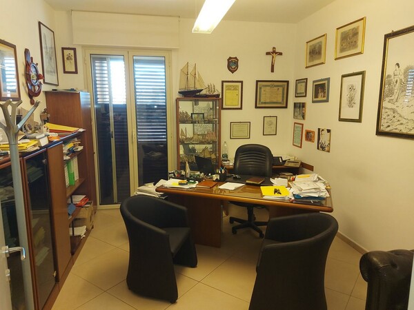 1#5558 Arredamento per ufficio in vendita - foto 60