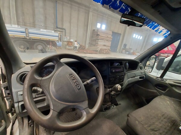 13#5562 Autocarro Iveco Daily in vendita - foto 15
