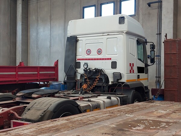 14#5562 Trattore stradale Iveco Magirus in vendita - foto 2