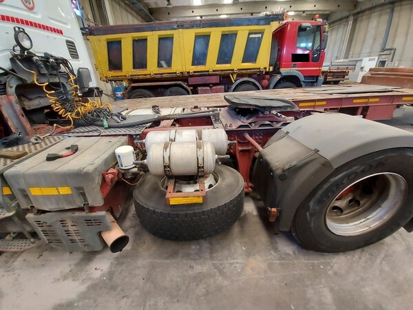 14#5562 Trattore stradale Iveco Magirus in vendita - foto 8