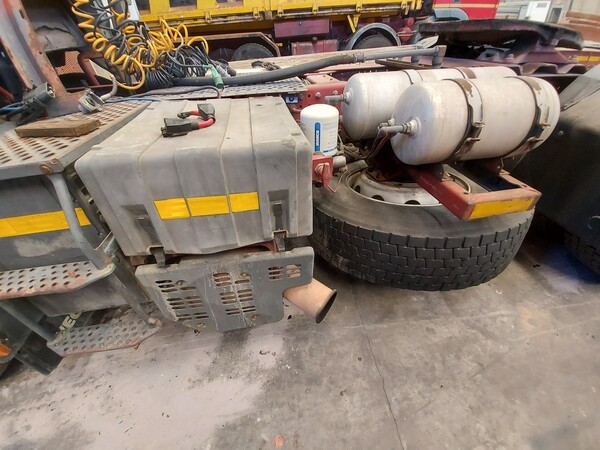 14#5562 Trattore stradale Iveco Magirus in vendita - foto 9