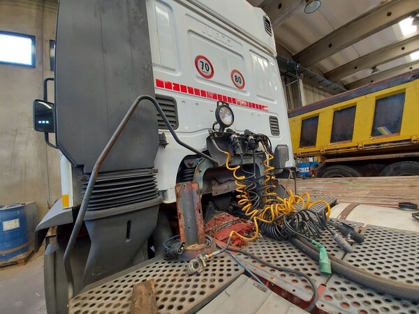 14#5562 Trattore stradale Iveco Magirus in vendita - foto 10