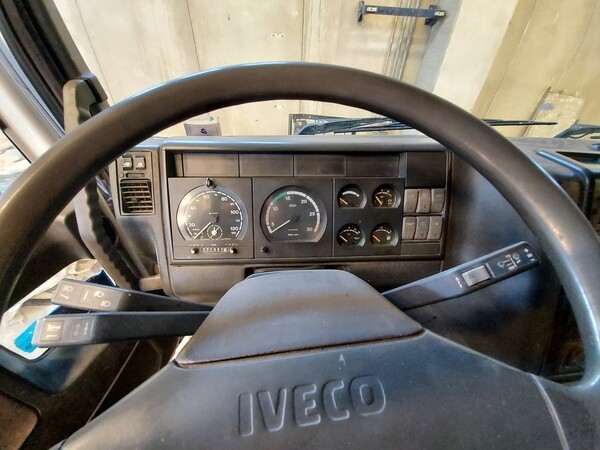 14#5562 Trattore stradale Iveco Magirus in vendita - foto 18