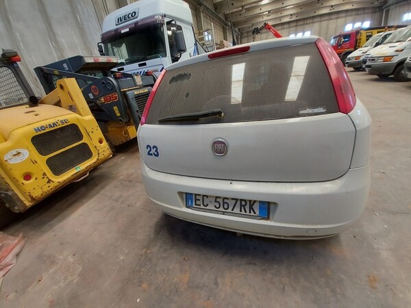 16#5562 Autocarro Fiat Punto Van in vendita - foto 6