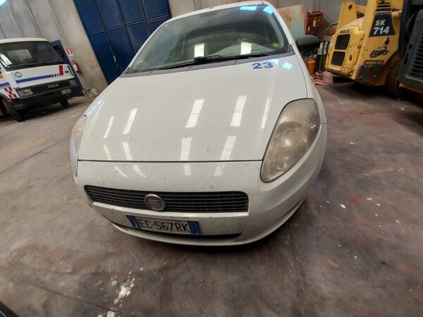 16#5562 Autocarro Fiat Punto Van in vendita - foto 9