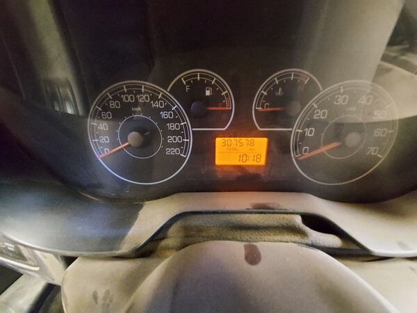 16#5562 Autocarro Fiat Punto Van in vendita - foto 10