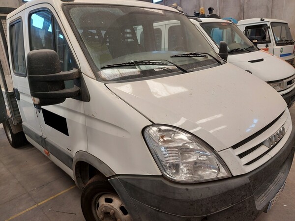 17#5562 Autocarro Iveco Daily in vendita - foto 4