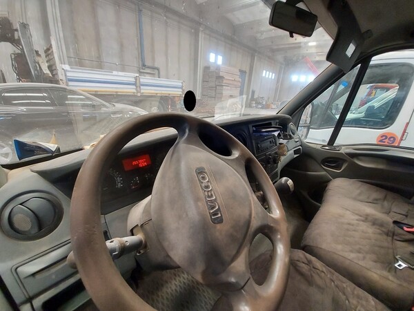 17#5562 Autocarro Iveco Daily in vendita - foto 15