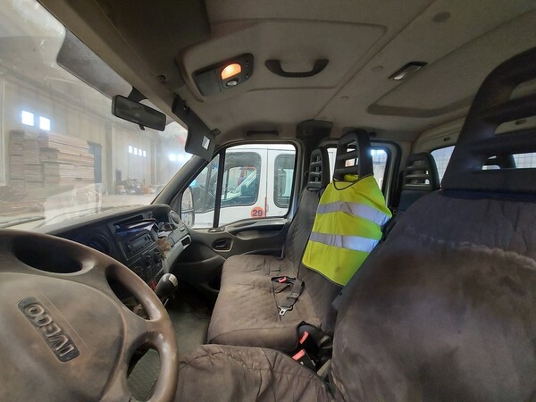 17#5562 Autocarro Iveco Daily in vendita - foto 16