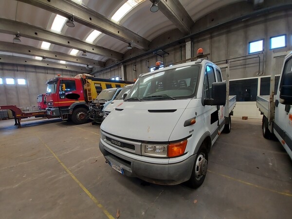 19#5562 Autocarro Iveco Daily in vendita - foto 3