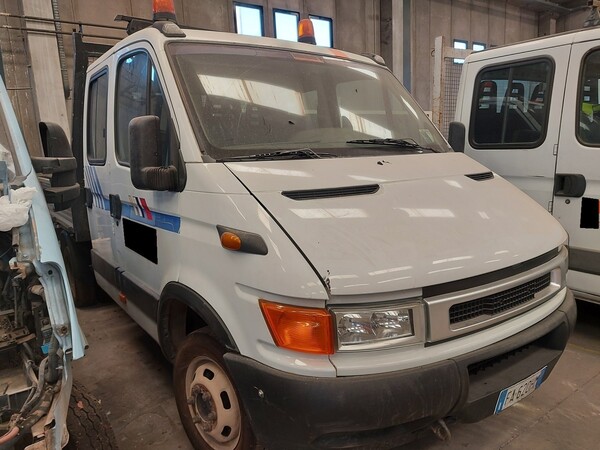 2#5562 Autocarro Iveco Daily in vendita - foto 3