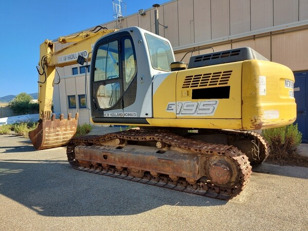 24#5562 Escavatore cingolato New Holland in vendita - foto 1