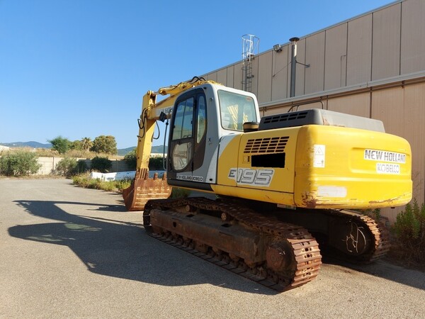24#5562 Escavatore cingolato New Holland in vendita - foto 5