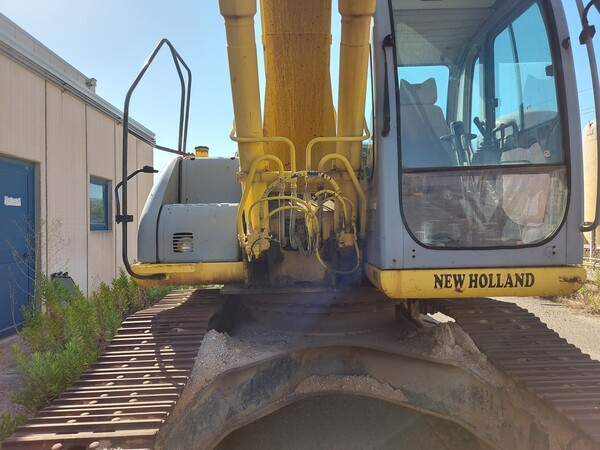 24#5562 Escavatore cingolato New Holland in vendita - foto 12