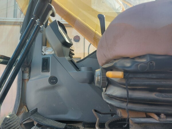 24#5562 Escavatore cingolato New Holland in vendita - foto 19