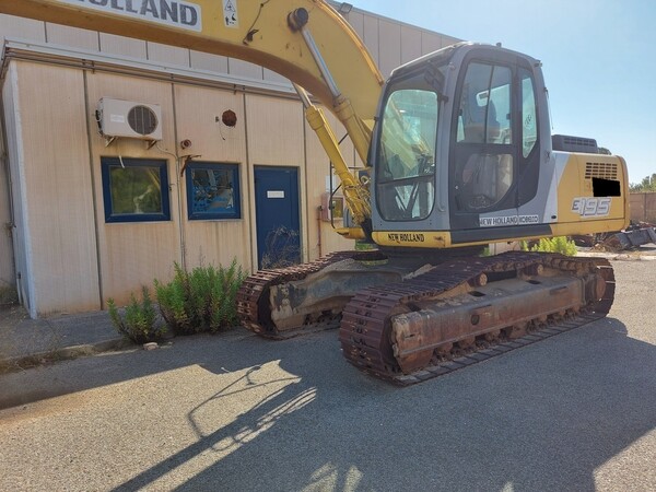 24#5562 Escavatore cingolato New Holland in vendita - foto 23