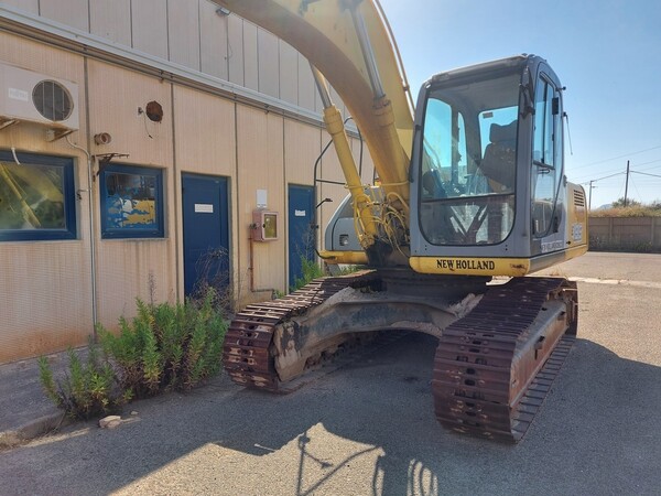 24#5562 Escavatore cingolato New Holland in vendita - foto 24