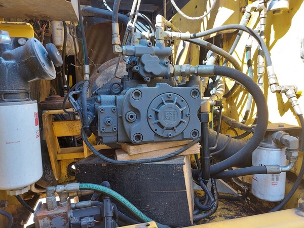 24#5562 Escavatore cingolato New Holland in vendita - foto 32