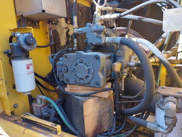 24#5562 Escavatore cingolato New Holland in vendita - foto 33